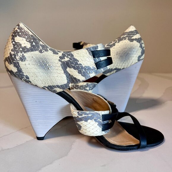 L.A.M.B. Black Grey & Snakeskin Heels Size 10 (fits 9) - Picture 11 of 16